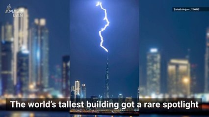 Amazing! Trio of Lightning Bolts Strike World’s Tallest Building