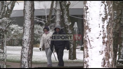 Report TV - Ulen temperaturat, Korça zgjohet e zbardhur nga dëbora