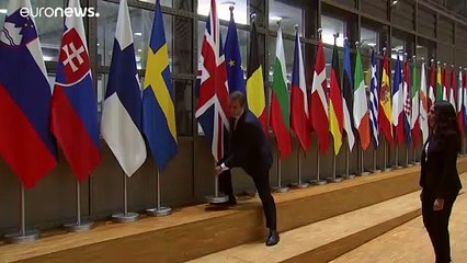 Brexit: Υποστολή βρετανικών αλλά και ευρωπαϊκών σημαιών στις Βρυξέλλες