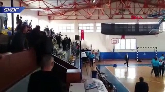 Voleybol maçında arbede çıktı, polis müdahale etti