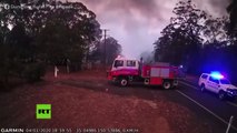 Captan la rapidez como se propaga un incendio forestal cuando cambia el viento en Australia