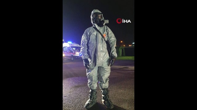 Çin'in Vuhan kentindeki Türk vatandaşlarını Türkiye'ye getiren A400M kargo uçağının inişi için hazırlıklar yapılıyor