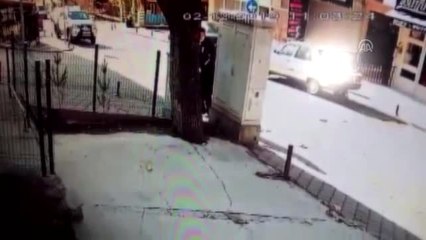 Koronavirüs ilacı satmaya çalıştığı kişinin cüzdanını kapkaç yaptı