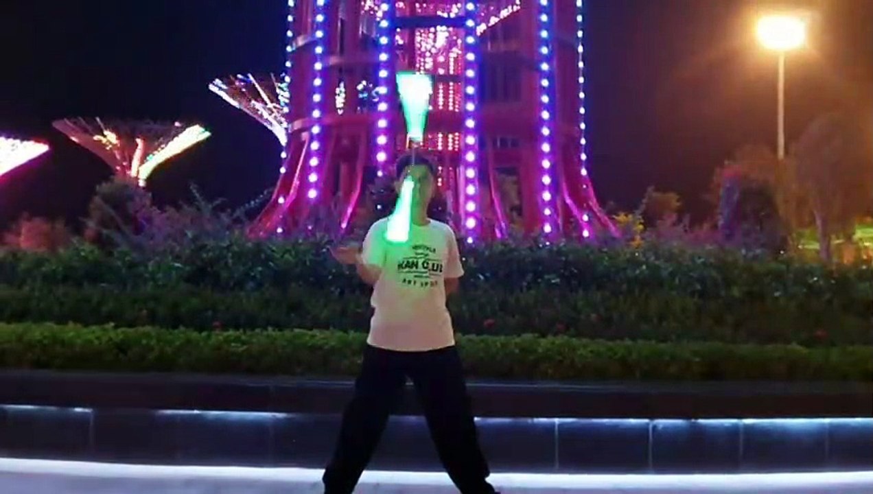 CÔN ĐÈN SIÊU SÁNG tại #KANSHOP bán côn nhị khúc. #Led nunchaku 双节棍