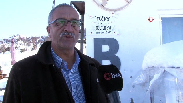 Çocuklarına yük olmasın diye mezar taşını yaptırdı...Şimdi her gün kendi mezar taşına bakıyor