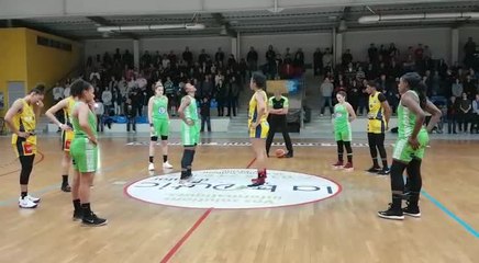 Hommage à Kobe Bryant avant le match de basket du SSB