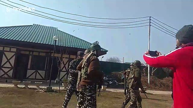 CORRECTS STORYLINE: Four injured in Kashmir grenade attack