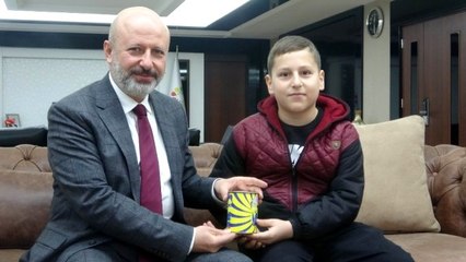 Cumhurbaşkanı'nın gözyaşlarından etkilendi, kumbarasındaki paraları depremzedelere bağışladı