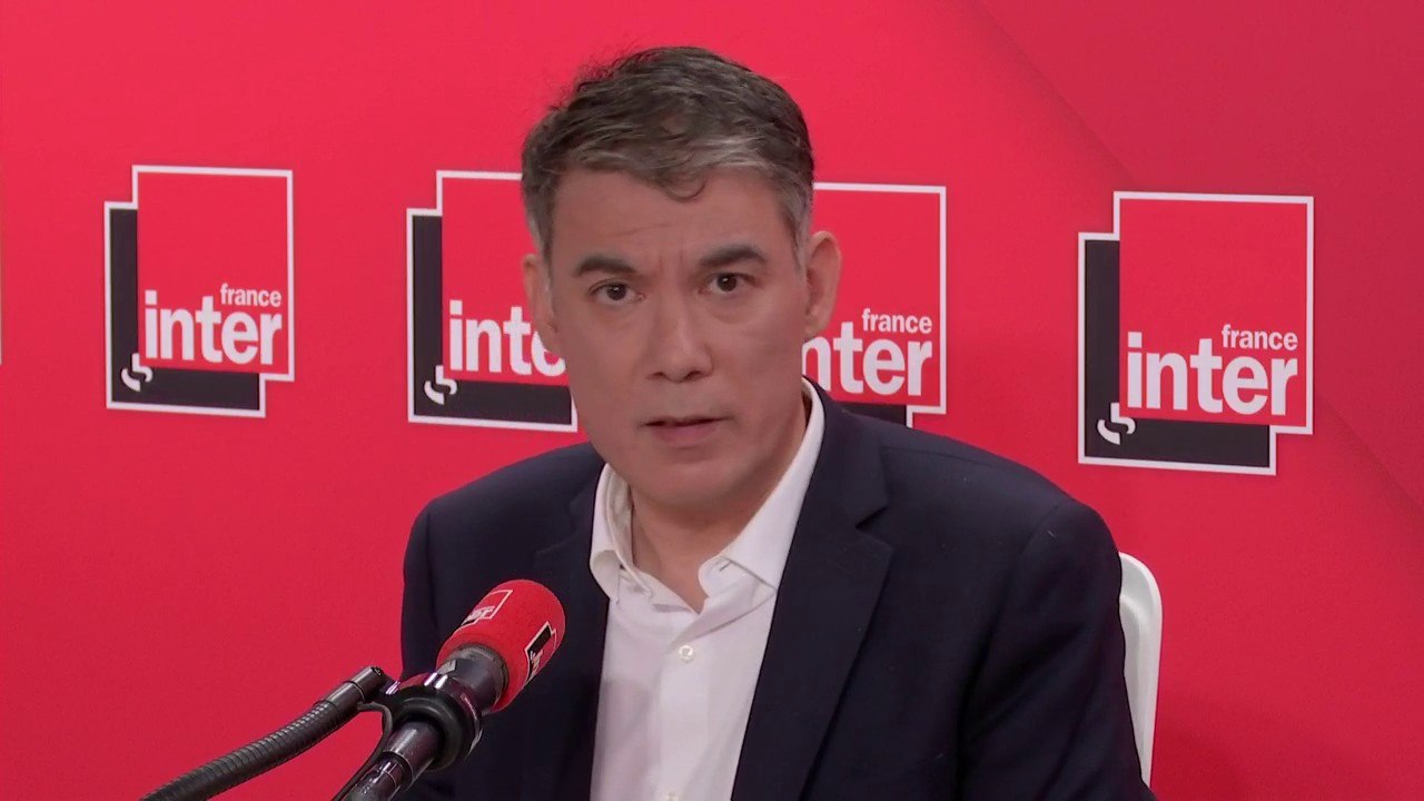 Olivier Faure à propos d'une éventuelle candidature de Ségolène Royal en 2022 : "Que des gens s'échauffent sur le banc de touche, très bien. Mais il faudra que tous soient assez disciplinés pour accepter qu'un seul entrera sur le terrain."