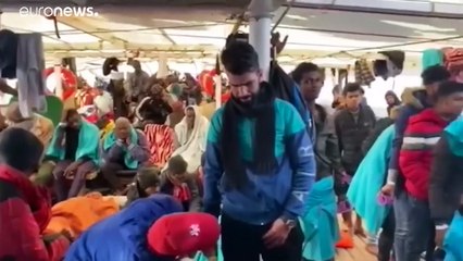 "الأذرع المفتوحة" تناشد إيطاليا من أجل السماح برسو سفينة تحمل 363 مهاجراً