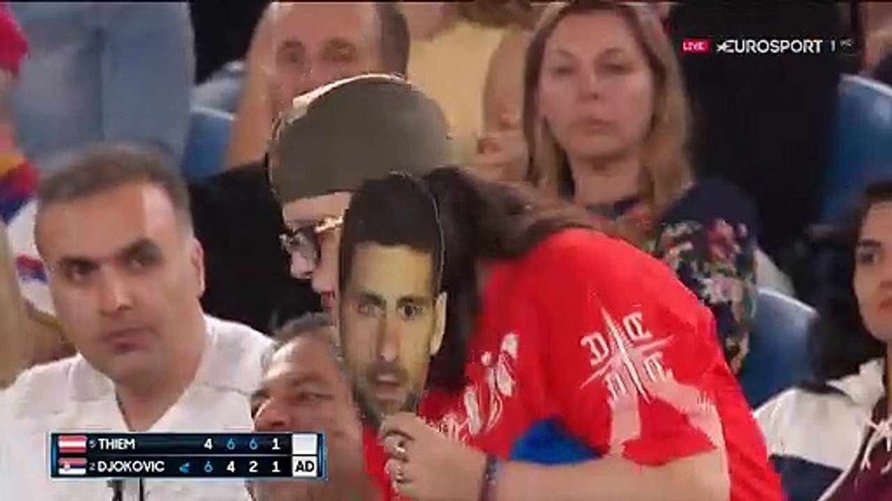 SA ŠAJKAČOM BODRI NOVAKA NA ROD LAVER ARENI!