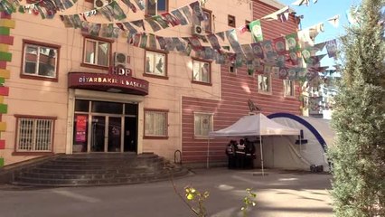 Diyarbakır annelerinin oturma eylemine bir aile daha katıldı