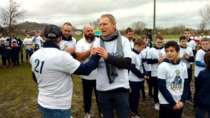 Médecin. Beaucoup de bruit pour l'hommage à Diego. Vidéo Eric Ghislain