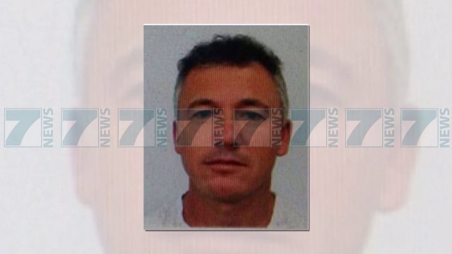 BURRI VRET GRUAN ME THIKE, AUTORI VETEDOREZOHET NE POLICI - News, Lajme - Kanali 7