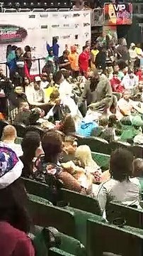 Джервонта Дэвис взял свою жену за горло и вывел из зала