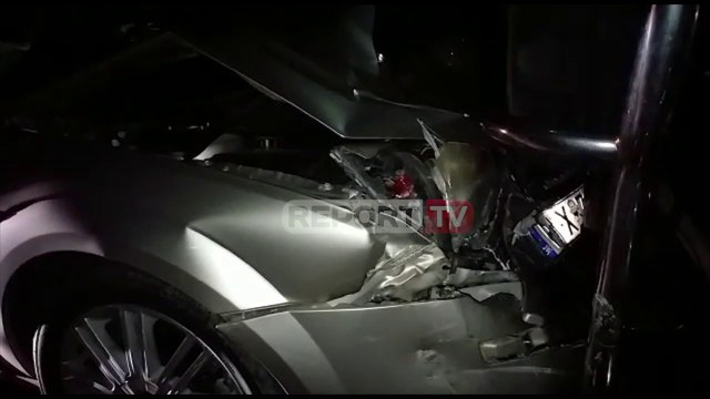 Report TV -Aksident rrugor në Elbasan/ Përfshihen disa makina, disa të lënduar