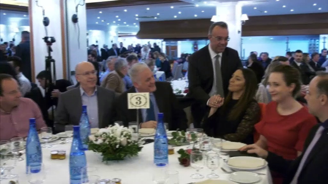 Πλήθος καλεσμένων στην κοπή πίτας του Επιμελητη...