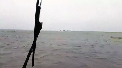 Ces camions donnent l'impression de rouler en pleine mer