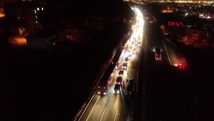 Kocaeli 5 araç birbirine girdi, tem ulaşıma kapandı