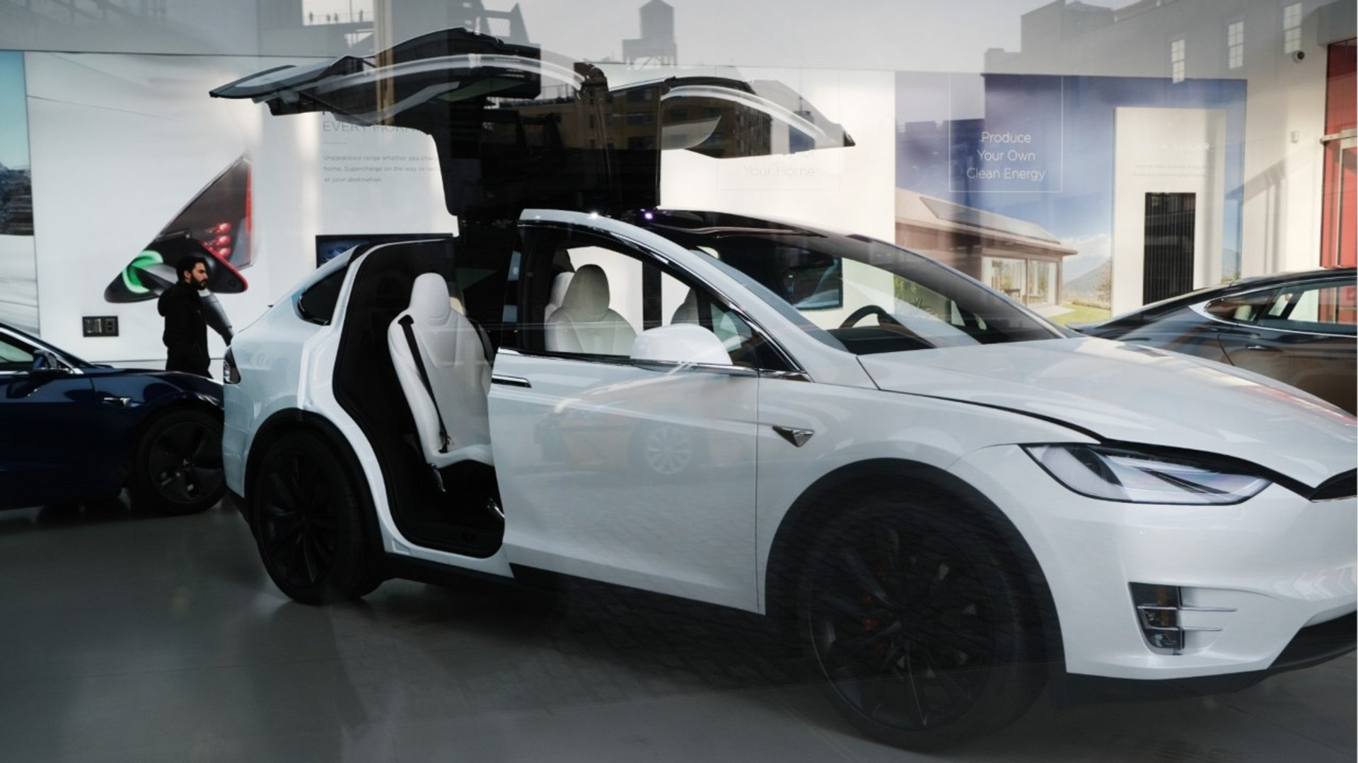 ⁣Five Things Tesla Workers Want You To Know About Tesla Cars