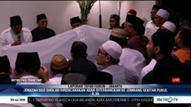 Ma'ruf Amin Takziah di Rumah Almarhum Gus Sholah