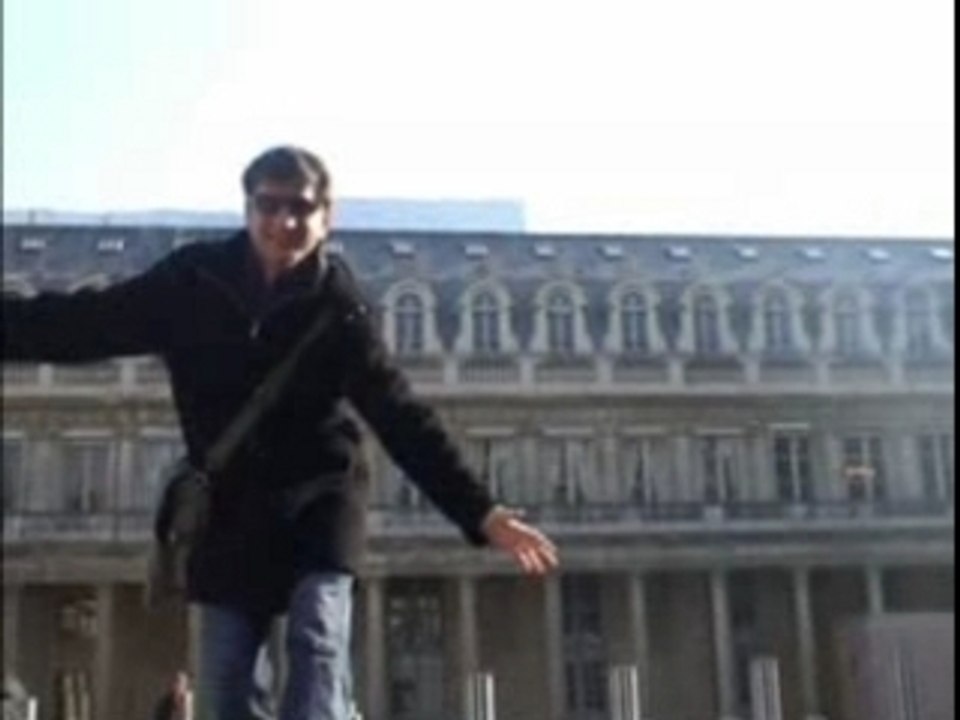 Les colonnes de Buren-Nicolas par Mael 13 02 2008