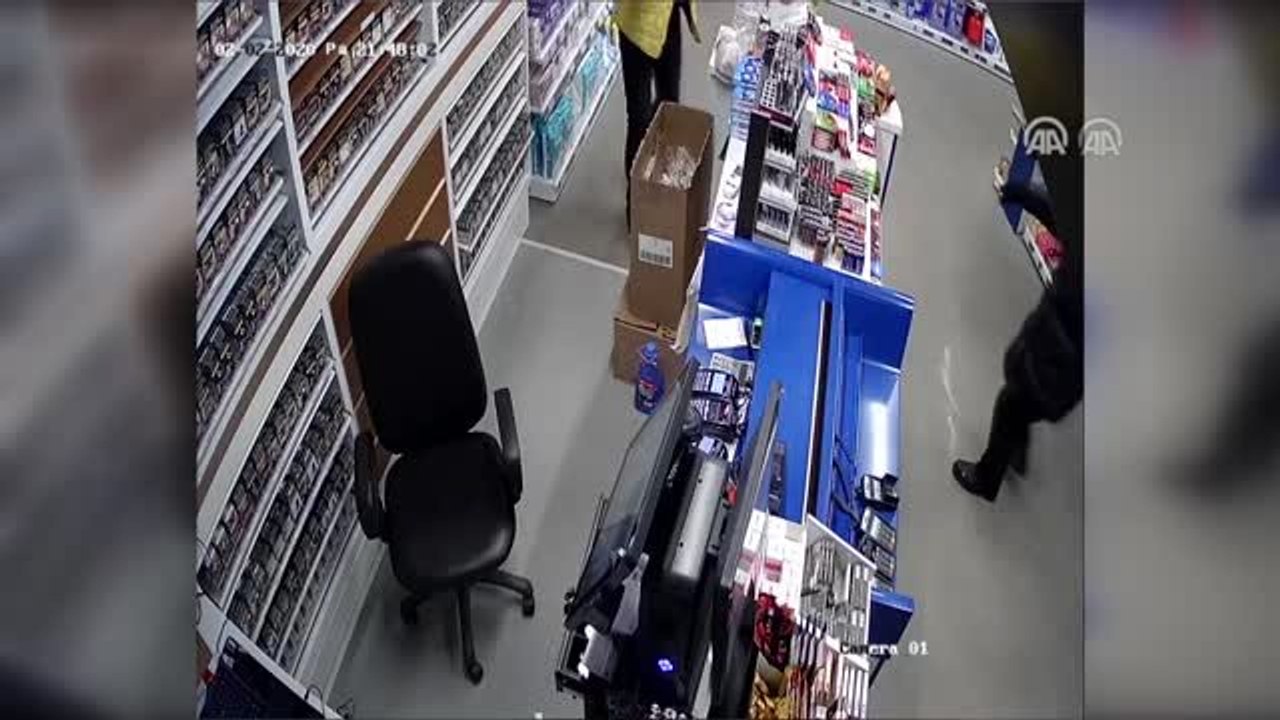 Akaryakıt istasyonu marketinde silahlı soygun (3)