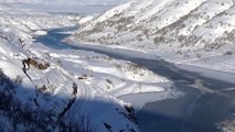 Murat Nehri kısmen dondu - MUŞ