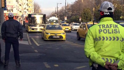 Fatih’te okulların ilk günü servisler denetlendi