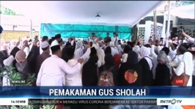 Suasana Jelang Pemakaman Gus Sholah