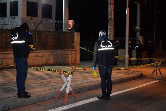 Malatya'da şüpheli şahsa müdahale eden 3 Mahalle Bekçisi'nden 1'i silahla, 2'si bıçakla yaralandı