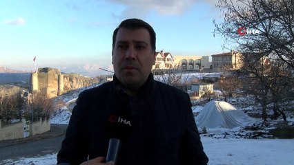 Pisa kulesinden daha fazla eğik olan minare 6.8'lik depremden etkilenmedi