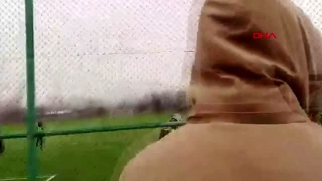 Tokat futbolcuların tekme tokat kavgası, amatör maçı tatil ettirdi- yeniden