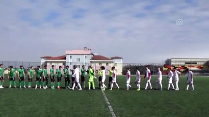 Yeşil sahada maç öncesi evlilik teklifi - KONYA