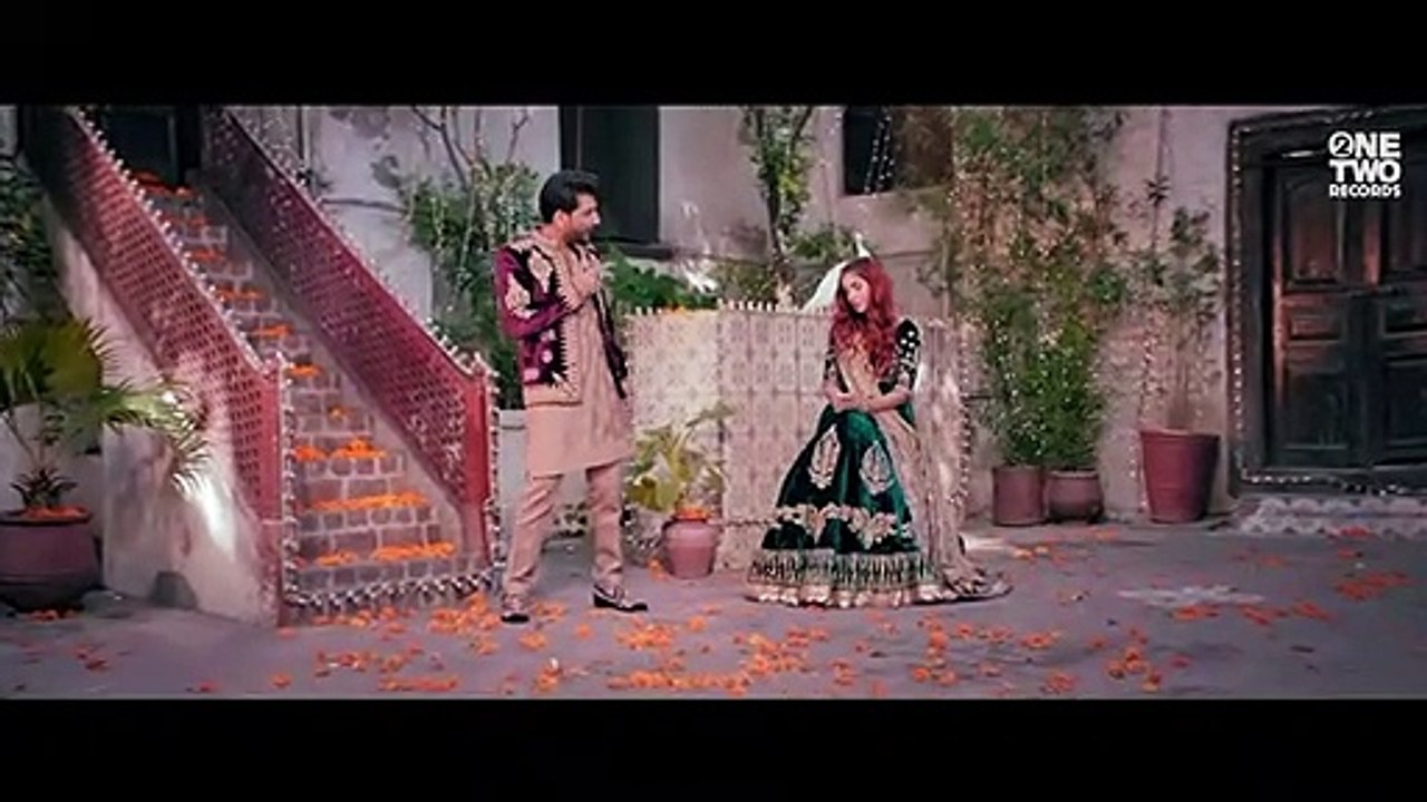 Baari by Bilal Saeed and Momina Mustehsan - Official Music Video - 2020