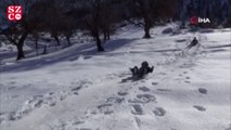 Beytüşşebap'ta çocukların bidonla kayak keyfi
