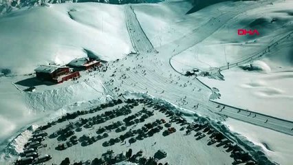 Hakkari'de kayak merkezi hafta sonu doldu