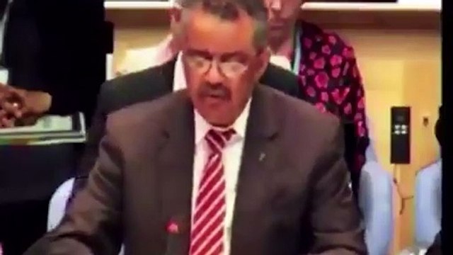 Konuşurken öksürük nöbetine tutulan Dünya Sağlık Örgütü Başkanı: Merak etmeyin, Koronavirüs değil