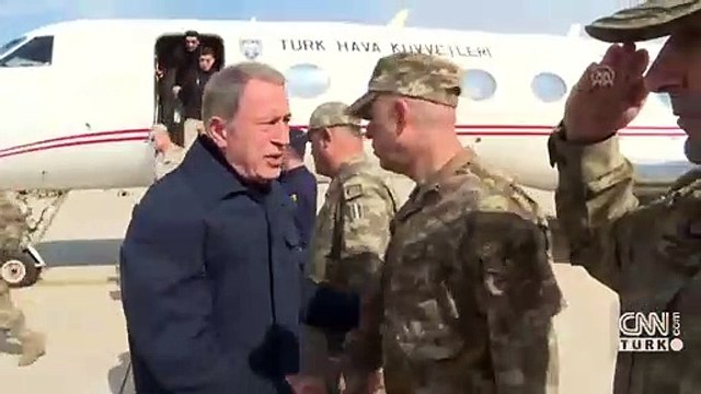 Son dakika... Milli Savunma Bakanı Akar, Suriye sınırında