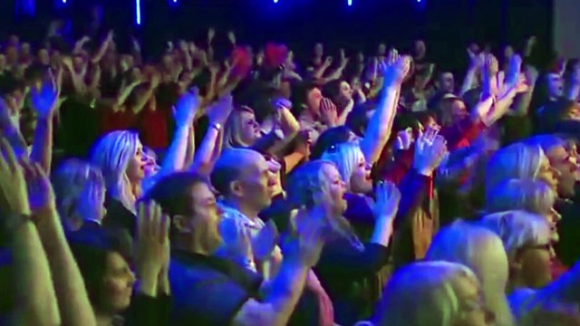 Susan Boyle Sings With The Residents Of The Nazareth House!