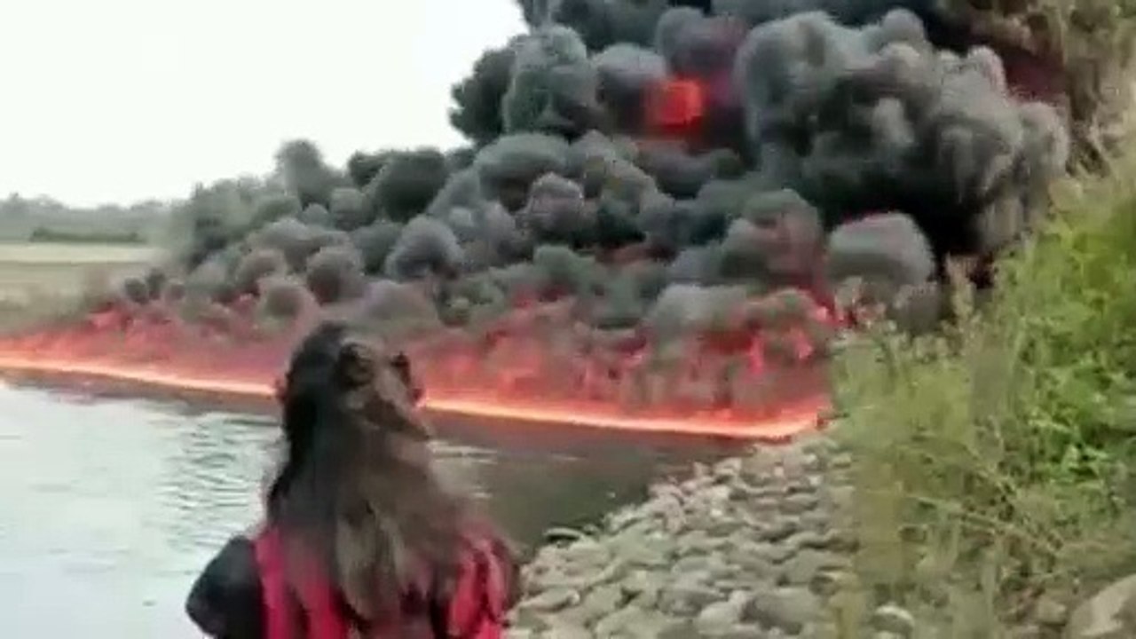 Fuel thieves start massive oil fire trying to siphon from east Indian pipeline