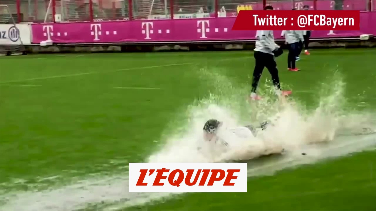 Les Bavarois s'amusent comme des petits fous dans l'eau - Foot - WTF