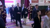 La Reina Letizia, la Princesa y la Infanta, las coincidencias de sus tres looks
