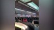 Imágenes de los pasajeros en el interior del avión de Air Canadá