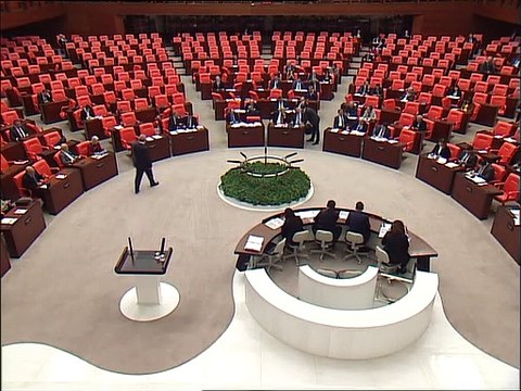 Basın İlan Kurumu'nun BirGün ve Evrensel'e uyguladığı ambargo Meclis gündeminde