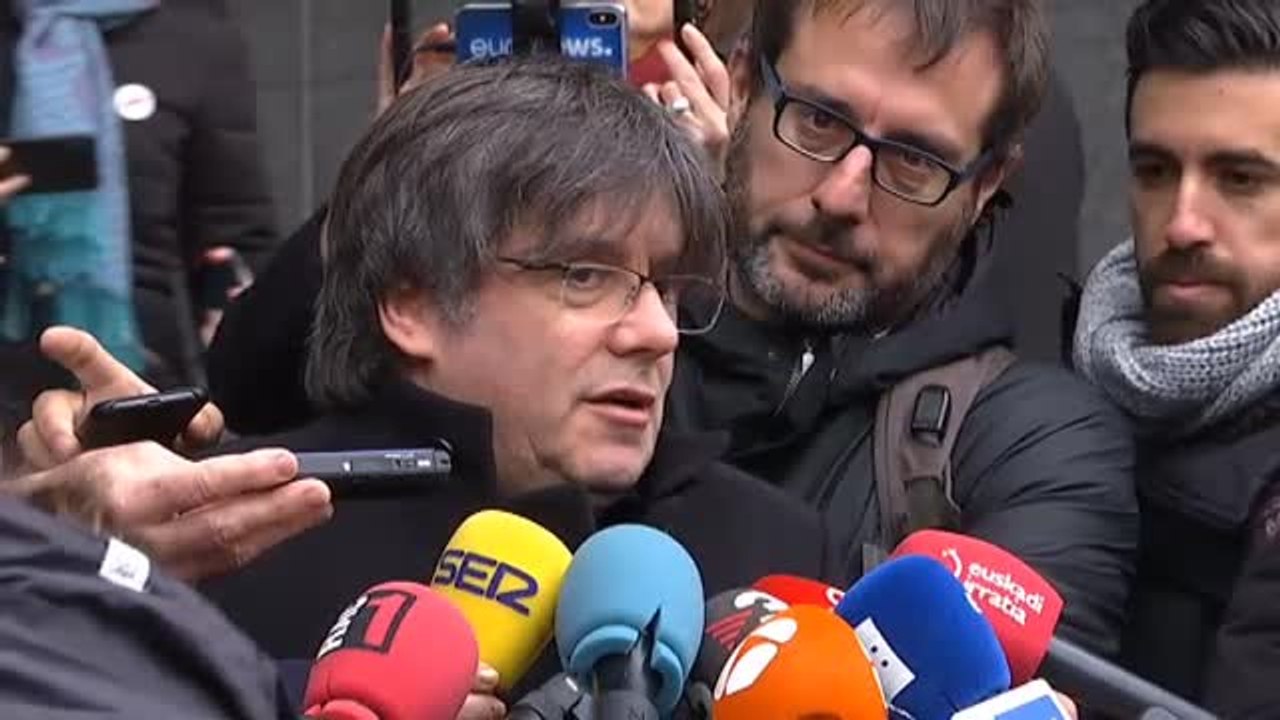 Puigdemont cree que Sánchez enviaría un "buen mensaje" si, en la reunión de mañana con Torra, ofrece la celebración de un referéndum de autodeterminación en Cataluña