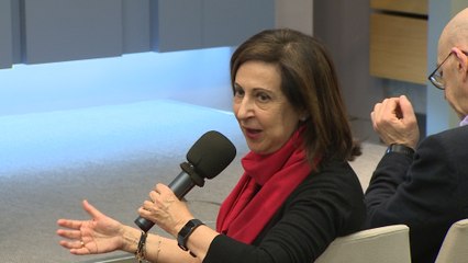 Robles habla sobre unas maniobras de García Macías en un F-18