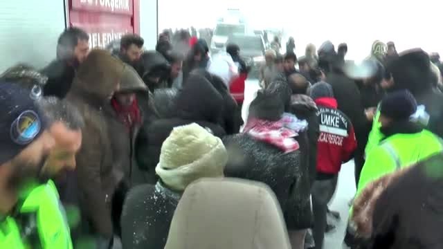 Vali Bilmez: İkinci çığ olayında 8'i jandarma, 3'ü güvenlik korucusu, 1'i itfaiye eri olmak üzere...