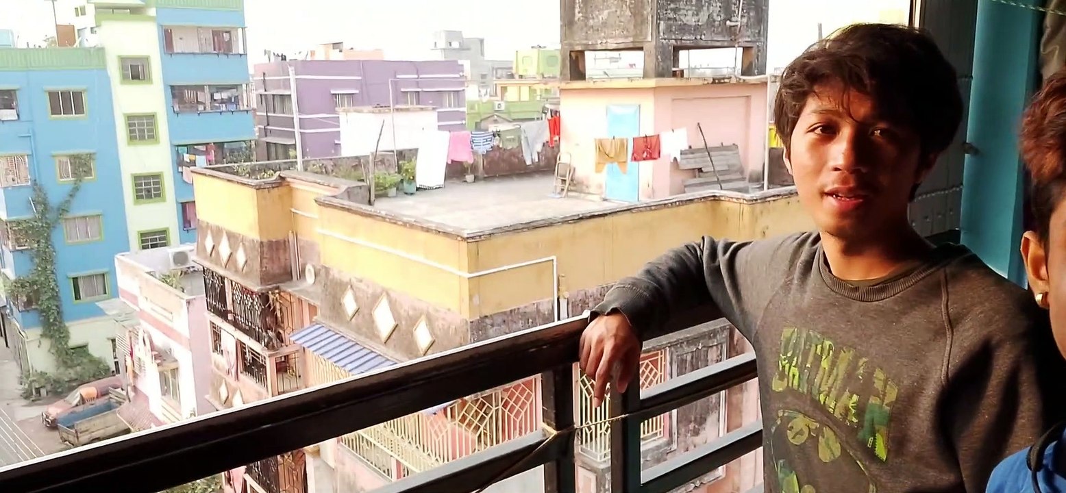 Foreigner trying Indian culture, language | Foreigner exploring Indian tuktuks, countryside, localities, home, local trains & stations etc | Foreigner eating Indian food | Foreigner in India | Foreigner in Kolkata | Foreigner doing Indian pujas