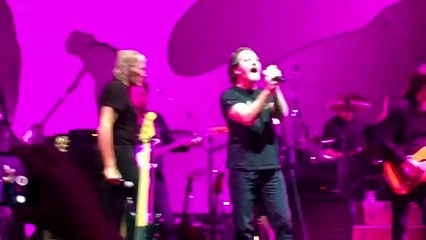Roger Waters & Eddie Vedder - Comfortably Numb - Chicago 23 Julio 2017